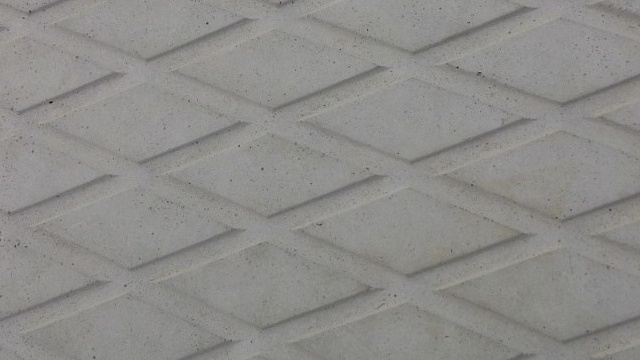 Bezpečnostní drážkovaný povrch nové podlahy mycího boxu